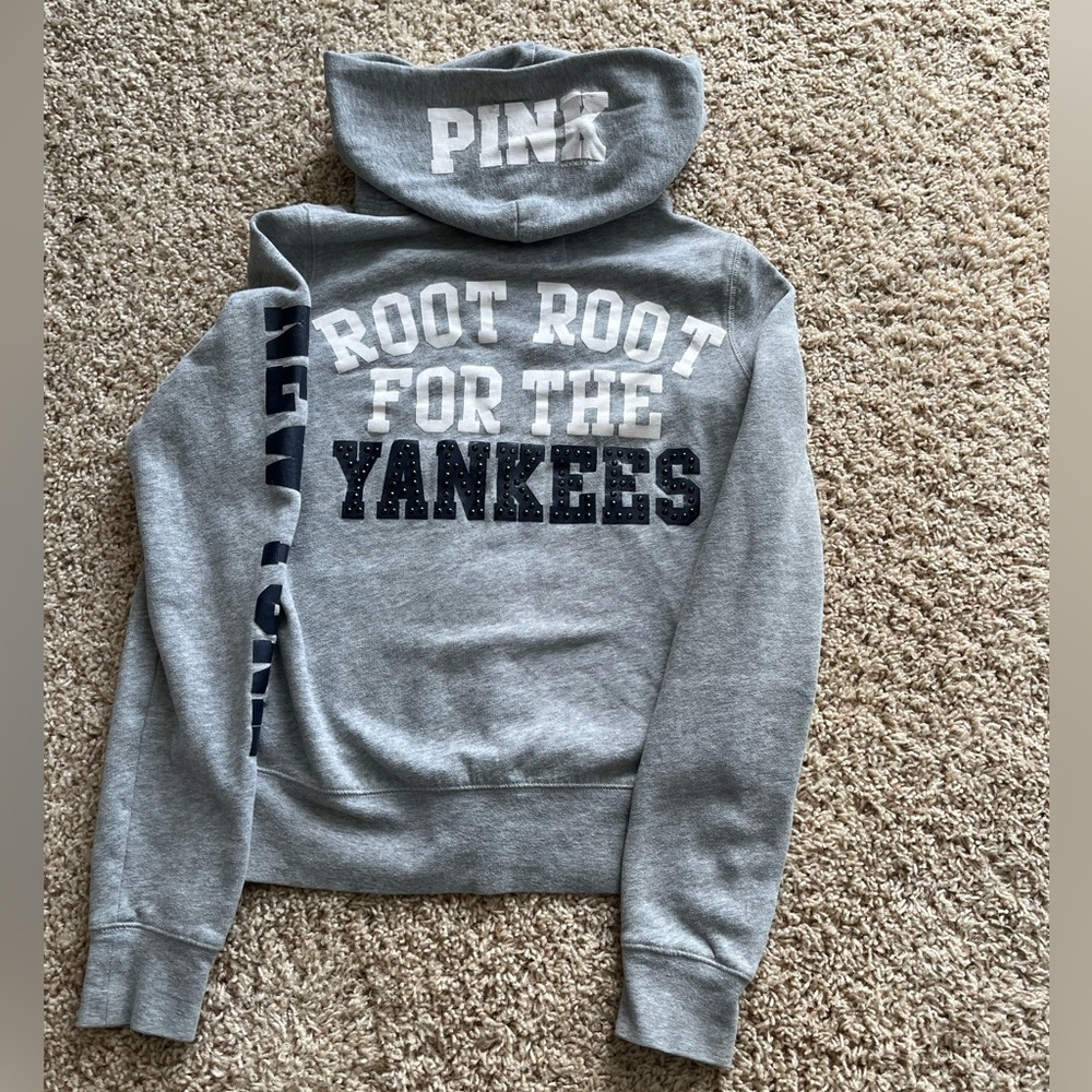 Full zip Yankees hoodie